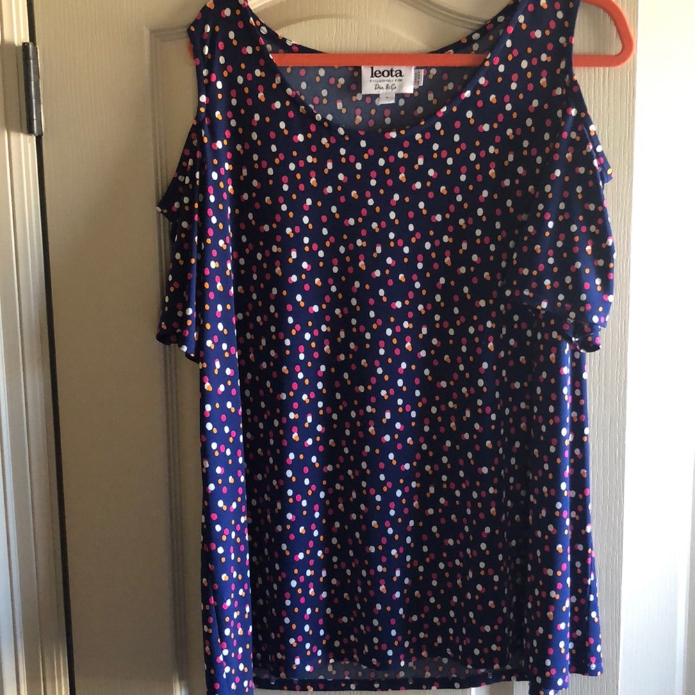 leota short sleeve cold shoulder top
